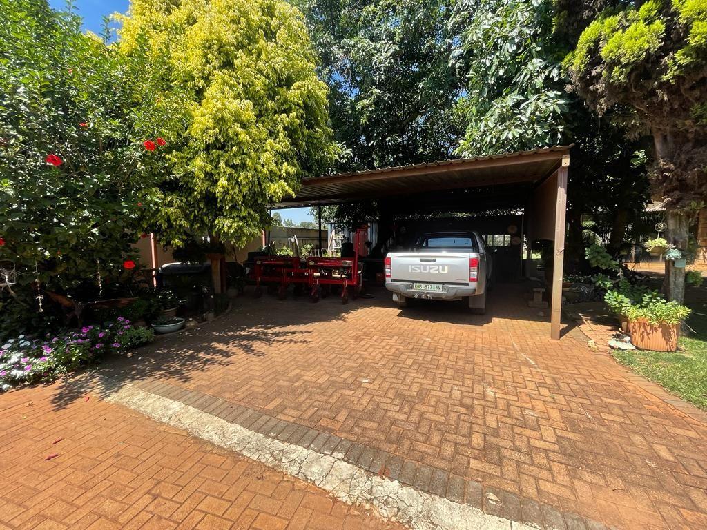 4 Bedroom Property for Sale in Waterkloof North West